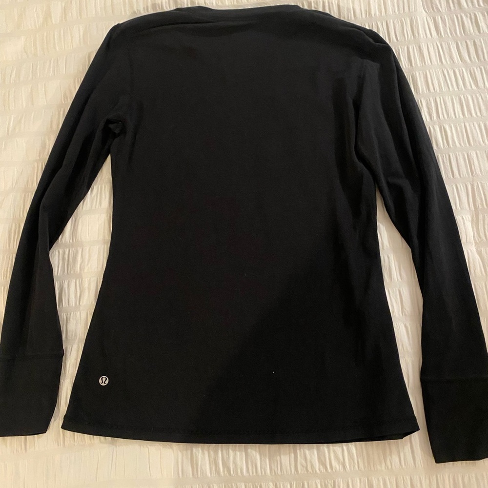 Lululemon Black Fitted Long Sleeve Shirt